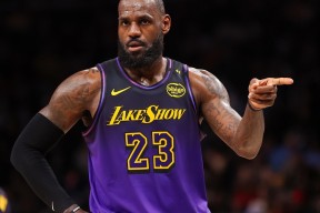 九游体育app欧超杯今晚再迎强敌，洛杉矶湖人迎来里程碑，主帅态度：赛场秩序良好，资深球员宣示担当的简单介绍