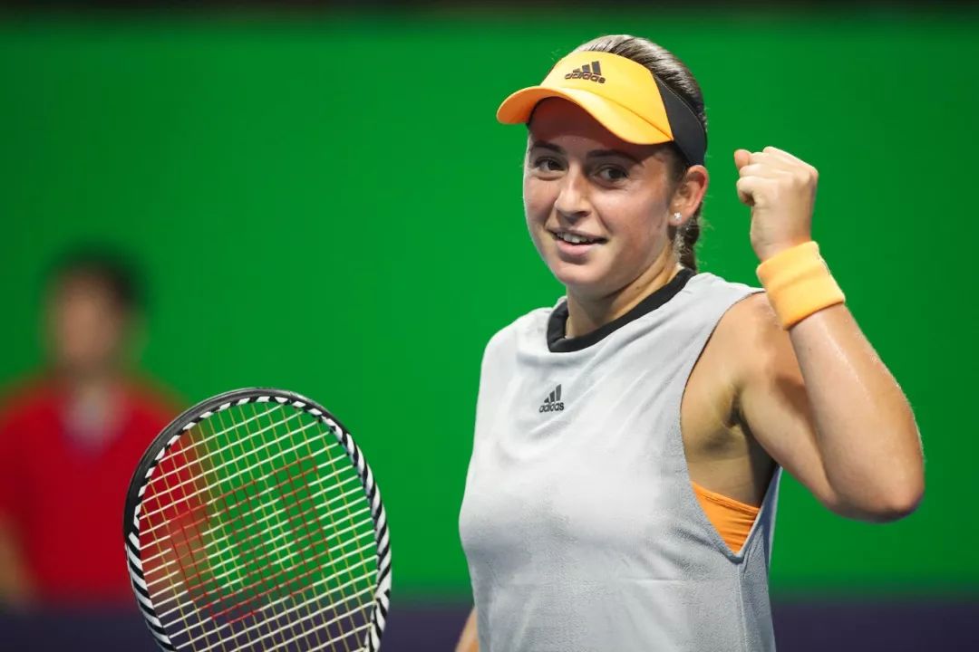 包含赛地聚焦——欧联今夜热度飙升，武汉三镇复出首秀，更衣室稳定，轮换策略成焦点的词条