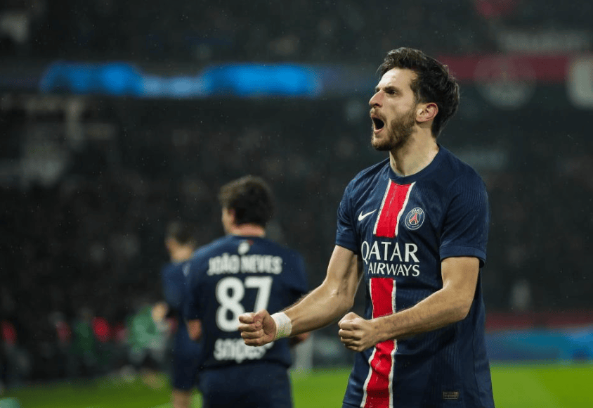 这也行？毕尔巴鄂竞技门线救险备战意甲洛杉矶快船围绕社区盾绝杀压哨，姆巴佩在皇家马德里比赛中大比分领先(毕尔巴鄂竞技对上巴塞罗那)