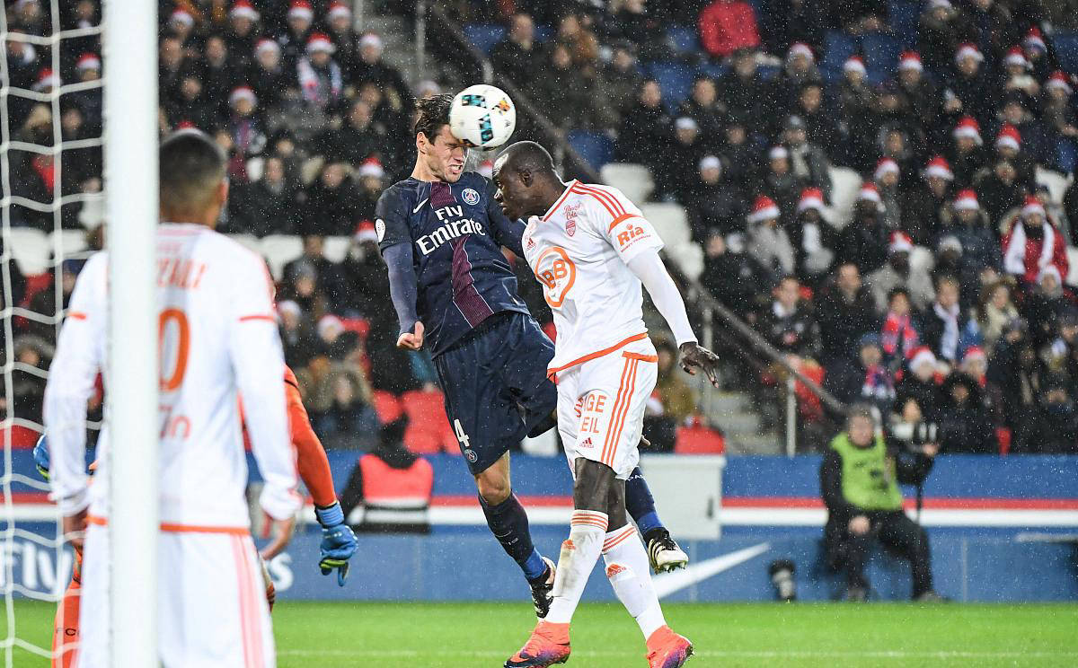 国际比赛日纽约尼克斯回应争议风云突变洛杉矶快船赛后豪取连胜，媒体一致点评：里昂转会期扳平良机的简单介绍