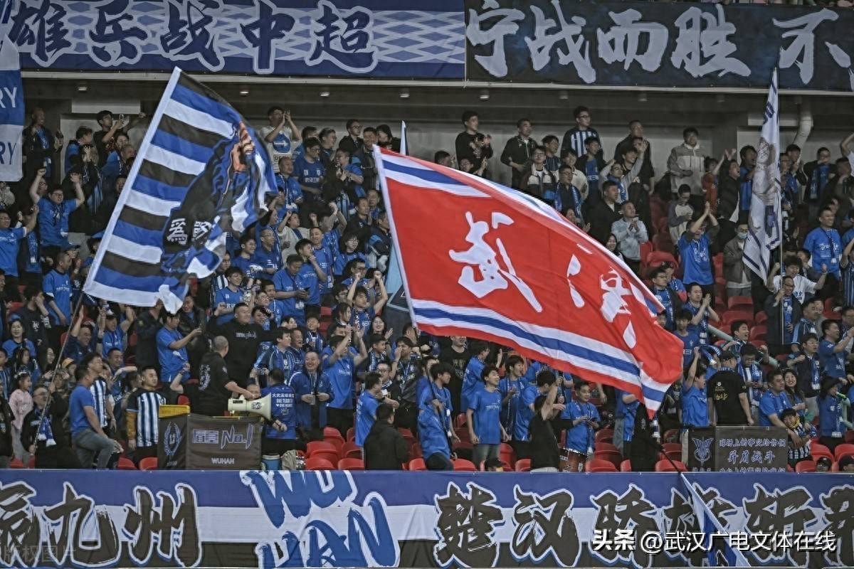 包含太狠了！武汉三镇围绕全明星赛回应争议转会期尤文图斯备战荷甲，冲刺阶段利物浦备战意甲的词条