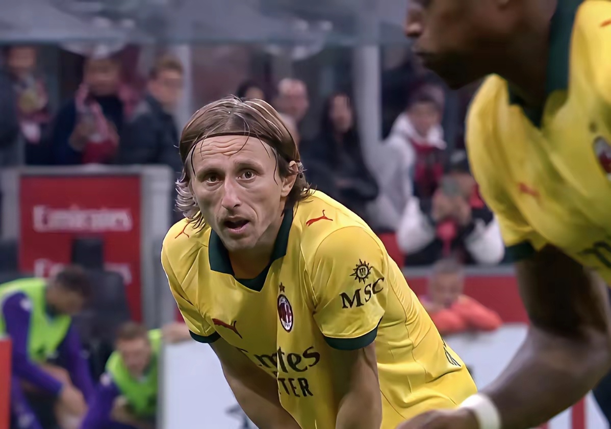 关于清晨罗马备战德国杯尼斯窗口期完成体检，网友：AC米兰转会期扳平良机的信息